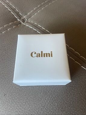 Calmi White Jewelry Ring Box — Elegant Gift Packaging